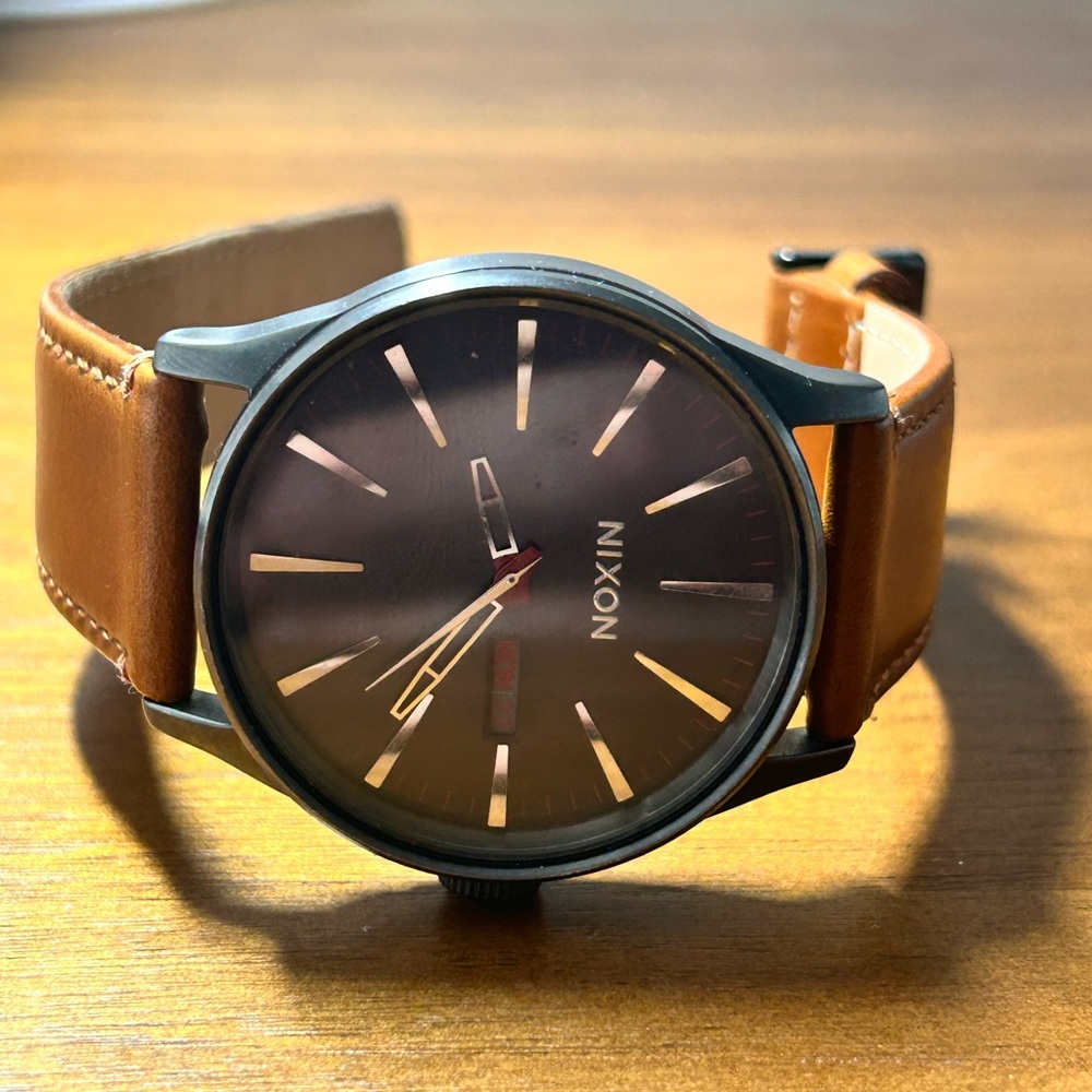 Nixon Sentry watch. NEW BATTERY AND STRAP!